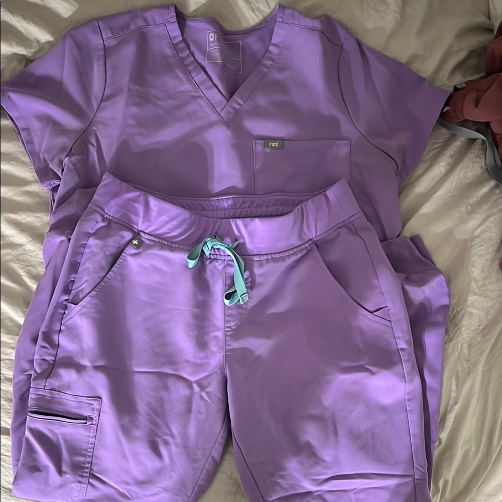 Figs Lavender Scrub Set with Aqua Drawstring